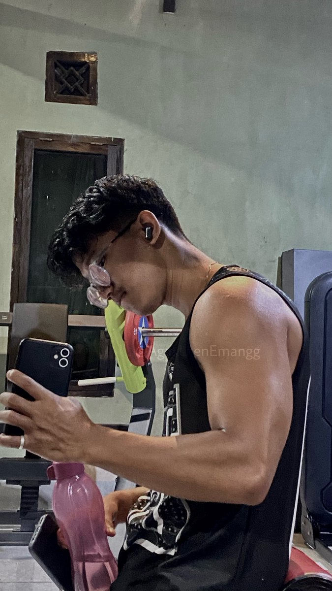 SmollBoy tweet media