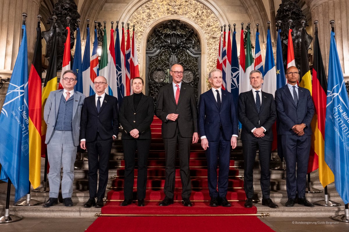 bundeskanzler's tweet image. Energie ist eine Schlüsselfrage unserer Freiheit, unserer Sicherheit und der Wettbewerbsfähigkeit unserer Wirtschaft. In der Nordsee haben wir große energiepolitische Chancen, die wir viel besser nutzen könnten. Dafür setzen wir uns in Hamburg mit aller Kraft ein.