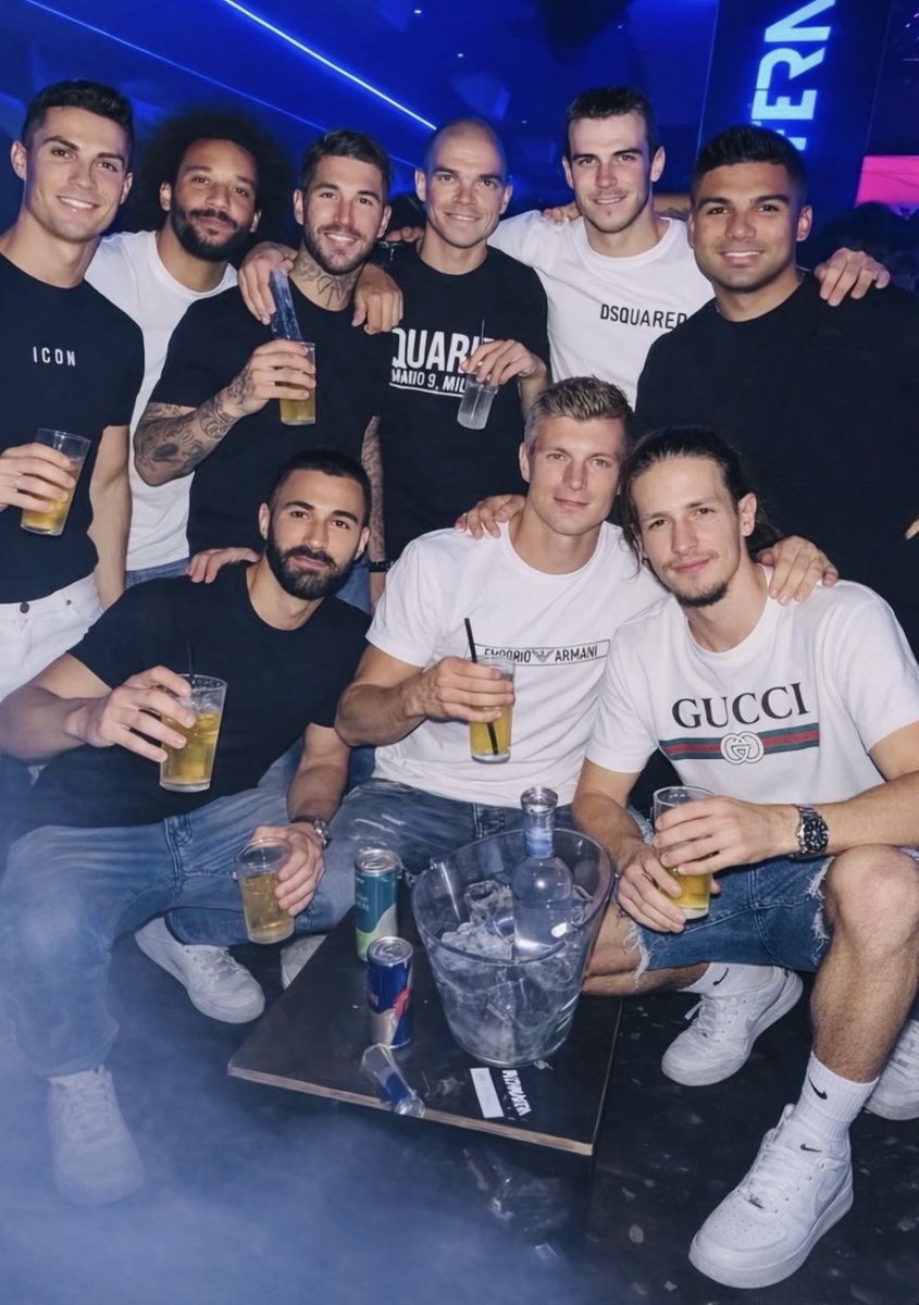 I8Ferr's tweet photo. Drinking party #ronaldo #marcelo #ramos #pepe #bale #casemiro #benzema #kroos https://t.co/XFXRpQ21ze