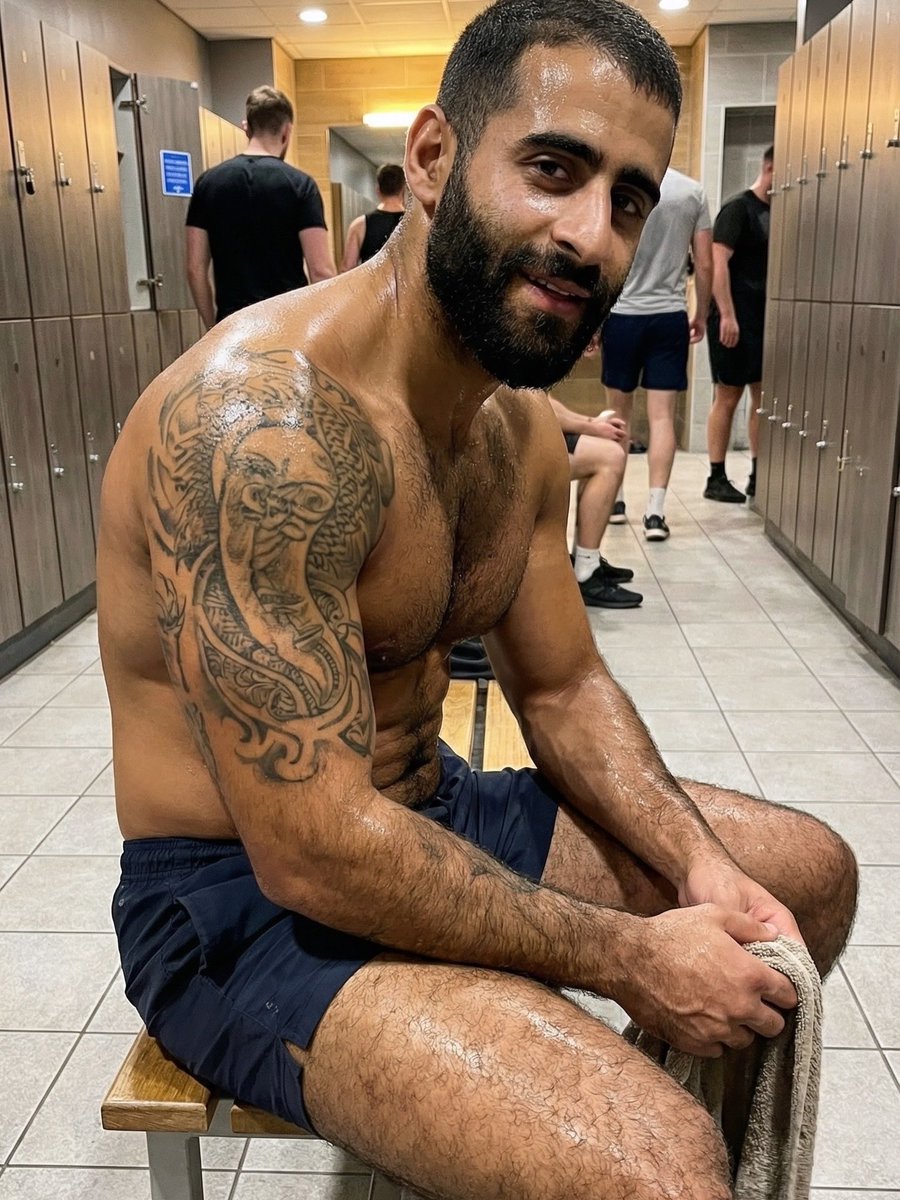 francescodmacho's tweet photo. You guys asked for more of Bilal, so here we are. Adrenaline fading. Quiet intensity, raw today—no retouching, just sweat and shadows. 🤤😎#muscles   https://t.co/TgJAzp2JxR https://t.co/qCmBpN0nDT