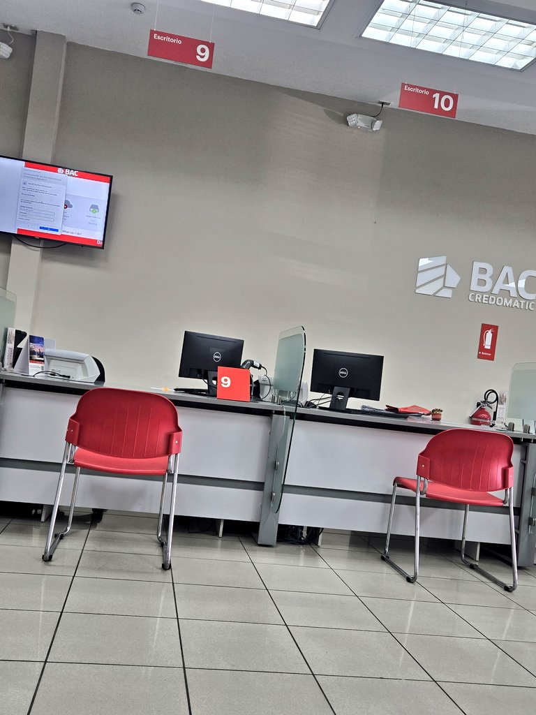 Top 5 de los bancos qué más te Roban el tiempo en sus sucursales...

Comienzo yo.. BAC