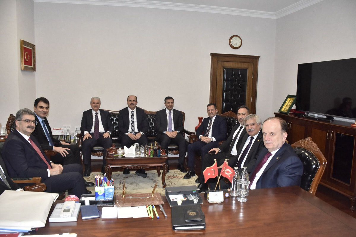 Konya heyetimiz ile birlikte Milli Savunma Bakan Yardımcımız, hemşehrimiz Sayın Musa Heybet’i ziyaret ederek Konya’mıza ilişkin projeler ve güncel çalışmalar üzerine istişarelerde bulunduk.

Değerli Bakan Yardımcımıza ilgi ve destekleri için teşekkür ediyorum.