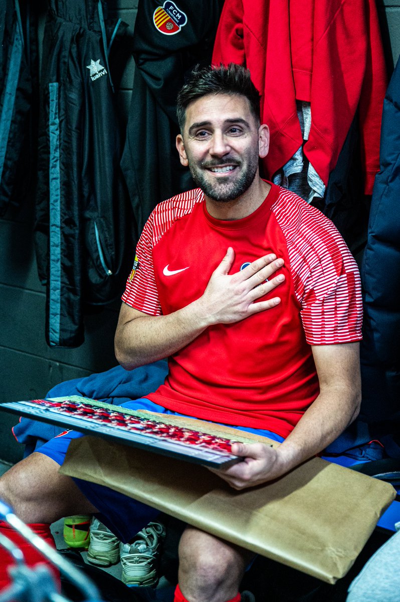 martinenc's tweet image. ❤️ Pitu Plazuelo 🏹
✊ Per sempre un 'red devil' més! 

🥹 Un orgull que hagis tancat la teva brillant trajectòria al #Guinardó, lluïnt el braçal de capità del #FCMartinenc 

🤜 @pituplazuelo, un dels nostres! 🤛

#GràciesPitu #SomMartinenc #futbolcat