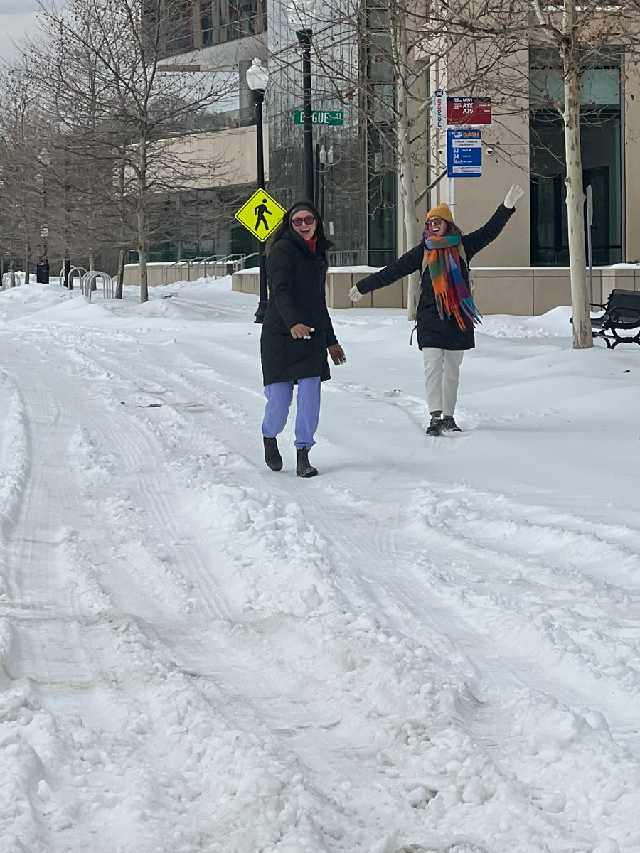 AlexandriaVAPD's tweet image. Snow has stopped, but freezing temps mean icy roads remain. To support snow removal, please avoid parking on roadways and do not push shoveled snow into the street. Stay home if you can; use caution if out. #OneAlexandria #OneAPD @AlexandriaVAGov