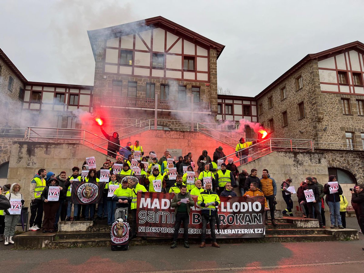 LABaiara's tweet image. 📢¡¡Garnica solución ya!!
@garnicaplywood

🔴Maderas Llodio Garnica borrokan!! 
➡️Urtarrilak 29 de Enero
18:00etan Eskualdeko Mobilizazioa

#SOSaiaraldea
#KaleratzerikEZ
#EnDefensaDelEmpleo
#PorElFuturoDeMaderasDeLlodio