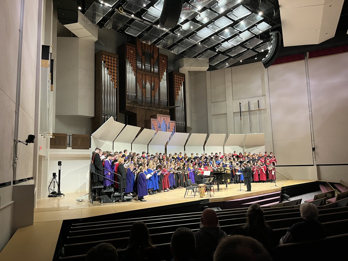 Last Monday, 5 Unity students participated in the Northwest Iowa Choral Directors Association High School Honor Choir. They joined 170 other singers from NW Iowa schools on Jan. 19 at DU. The Honor Choir was directed by Dr. Ryan Smit, Director of Choral Activities at DU.