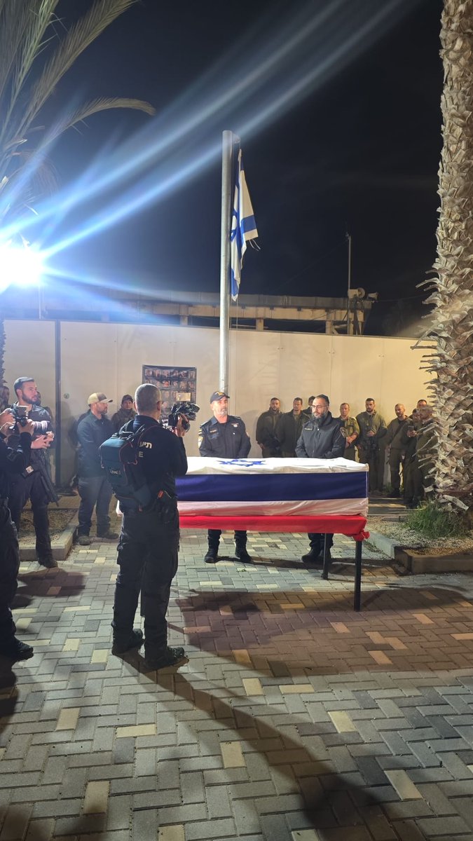 manniefabian's tweet image. A brief ceremony is being held by the police at the IDF's Nahal Oz base near the border with Gaza, in memory of slain policeman Master Sgt. Ran Gvili, whose body was recovered from the Strip today.

Gvili's father, Itzik, and Police Commissioner Daniel Levy are attending the…