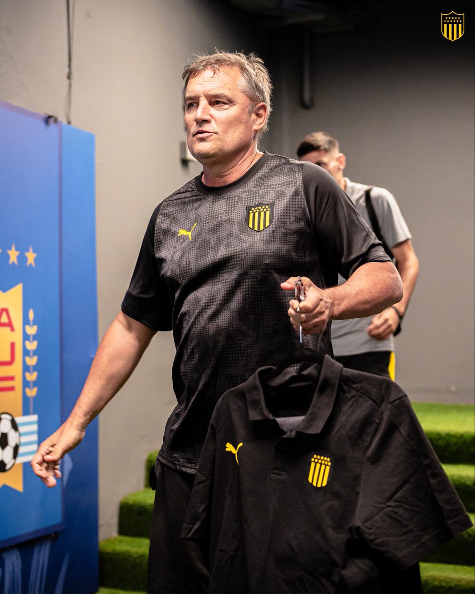 ✍️ 26 de enero y #Peñarol, salvo la llegada de Togni, sigue sin incorporar extremos al plantel.

Por la información que venimos manejando, nos consta que desde el 17/12 le vienen sosteniendo a Diego Aguirre que Vallejo jugaría en Peñarol. Además, hace más de dos semanas que se