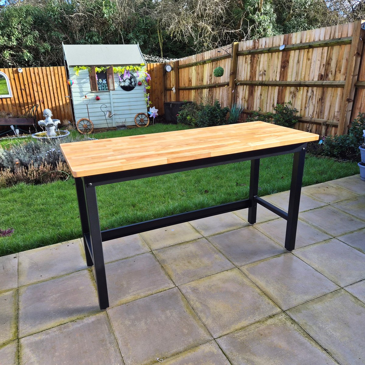 💪 Solid Wood Bench – 30mm thick, UV finish, knock-down with levelling feet. 250 kg capacity. Heavy-duty, reliable &amp; only £200 delivered. Upgrade your workspace! 🛠️