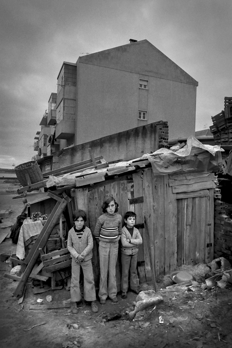 BeardcodeO's tweet photo. Portugal anos 70
Antes do Socialismo

Fotos de: Alfredo Cunha https://t.co/3o6qe5tv9h