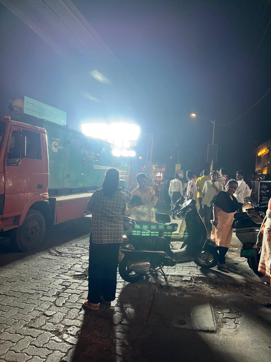 mehtaraj99's tweet photo. @Dev_Fadnavis sir, as a fellow citizen, I am asking for basic living rights. I have some ideas, would love to have them heard. I live in Lalbag and every couple of days our lives are impacted because of some precision on the main road. Loud music post 10pm, why no consequences? https://t.co/3QHAP9JYuL