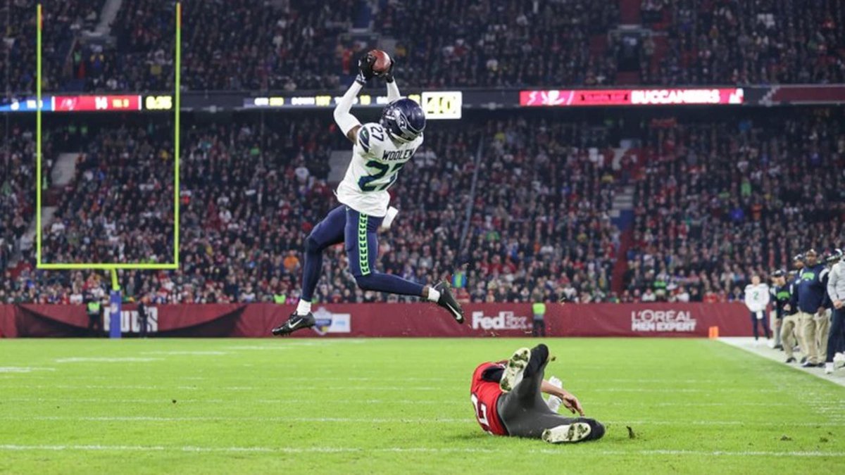 Toby (von Red Scare) tweet media