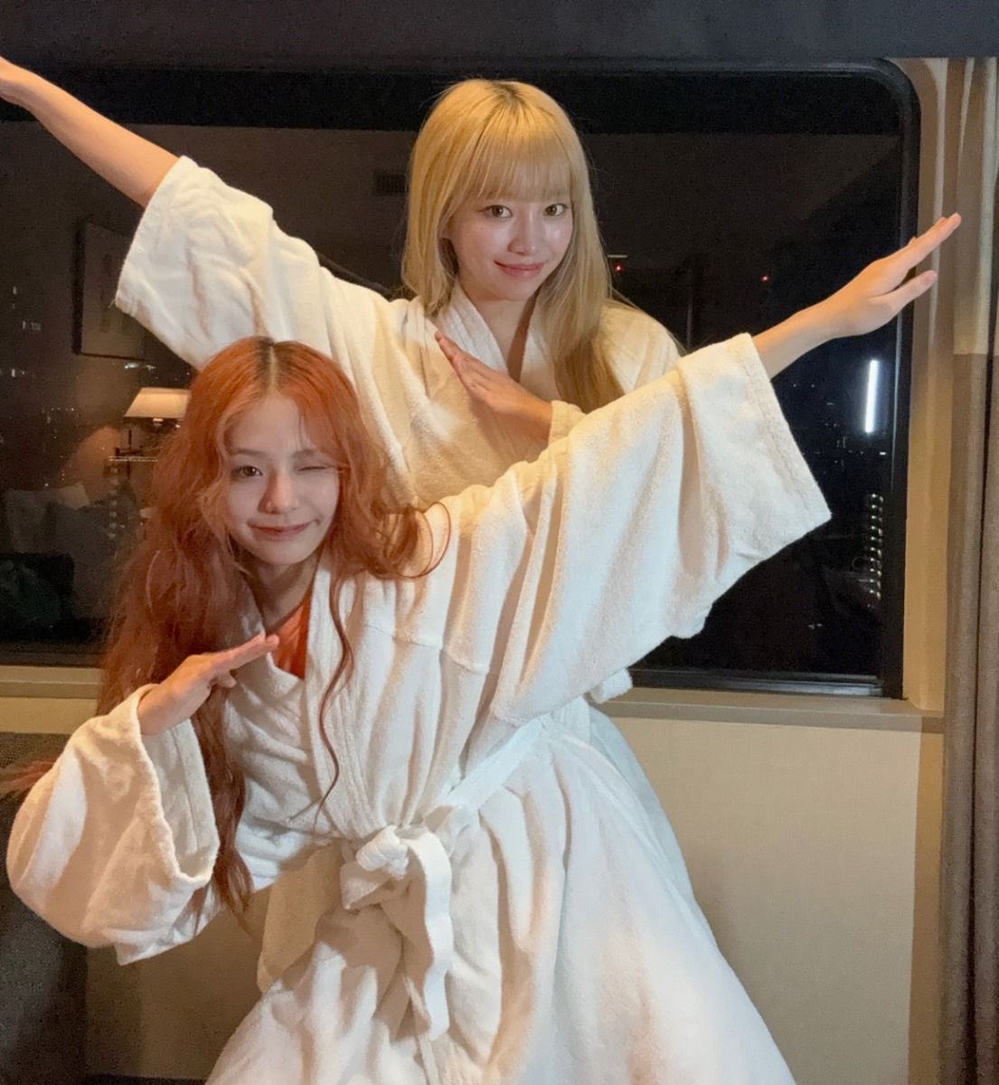 Feliz aniversário Seowon! Que você aproveite seu dia ao máximo e continue sendo essa menina cheia de luz e com vocal maravilhoso. Seus 15 anos são muito preciosos então aproveite eles da melhor forma ❤️

#SeowonInAMillion
#HAPPY_SEOWON_DAY
#우리_아기햄끼_서원이_생일축하해