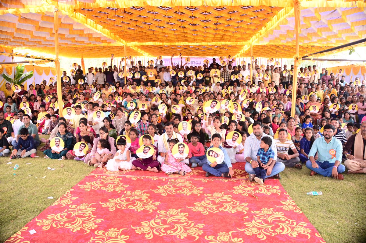 BangaloreTDP's tweet photo. బెంగుళూరు టీడీపీ ఫోరం ఆధ్వర్యంలో జరిగిన సంక్రాంతి సంబరాలలో భాగంగా ఈ 23 వ తేదిన పుట్టినరోజు జరుపుకున్న విద్య మరియు ఐటీ శాఖ మంత్రి వర్యులు శ్రీ @naralokesh  గారికి జన్మదిన శుభాకాంక్షలు తెలియజేసిన బెంగుళూరు టీడీపీ ఫోరం కుటుంబ సభ్యులు...
#TeamBTF 
#BangaloreTDPForum 
#BTFSankranthiSambaralu2026
