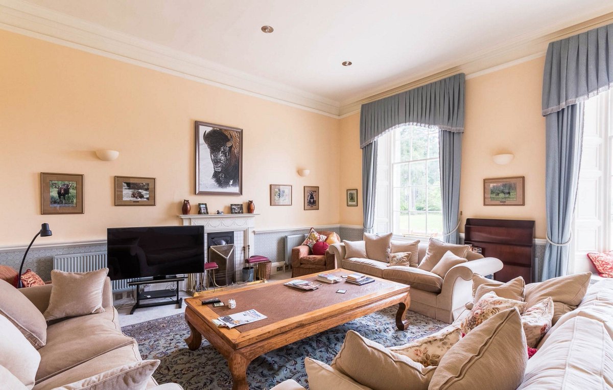 “Good accommodation. Even better hospitality.”
— Guests from South Korea

Warmth and care matter just as much as comfort.

#WorldTravellers #HighlandWelcome