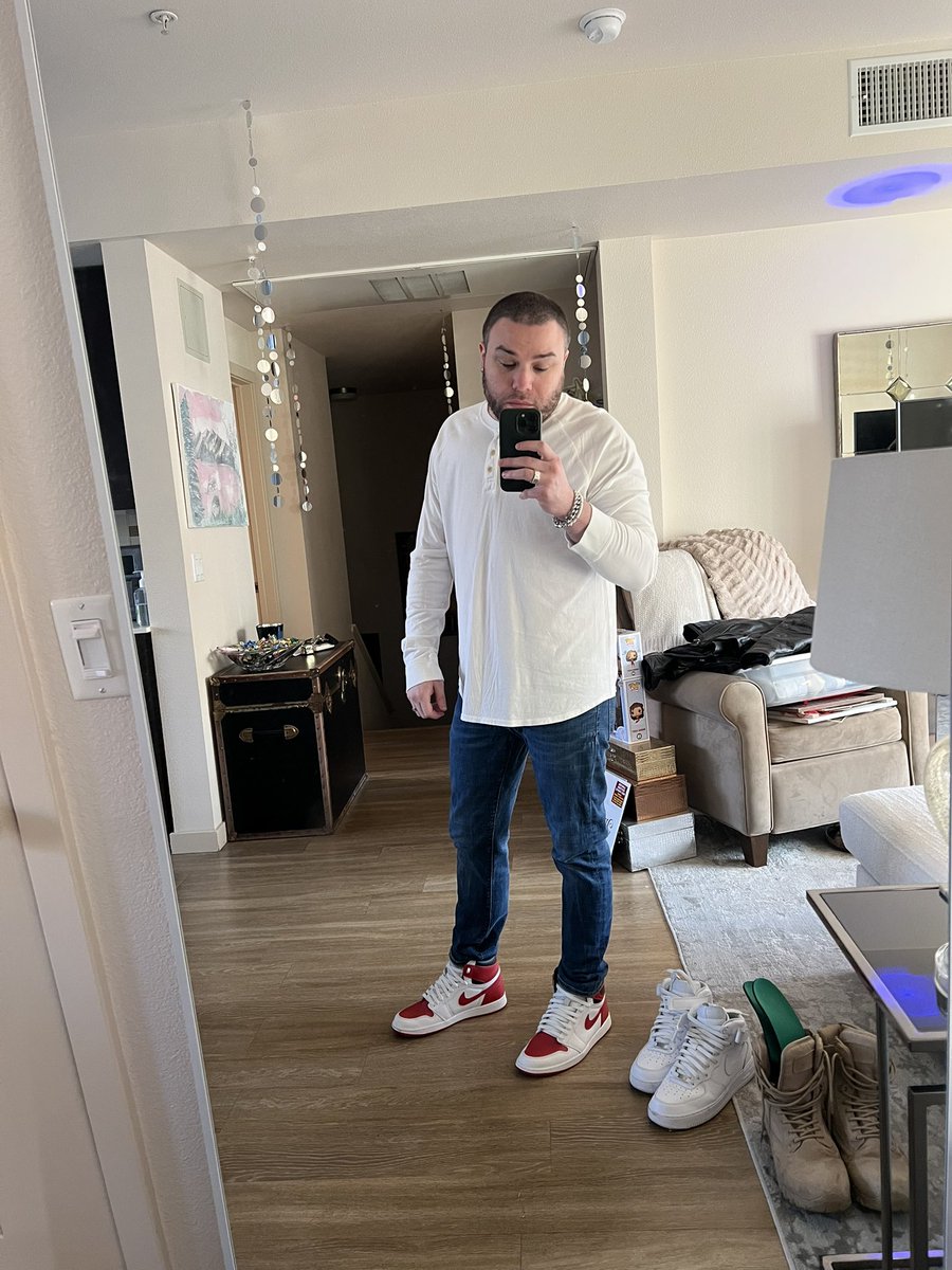 lthrsneakermike's tweet photo. Out and about two weeks ago. #gaysneaker #sneakergay #sneakercum #sneakerfetish #sneakerkink #leathergay #gayleather #leathercum #leatherkink #bootcum #bootkink #bootfetish https://t.co/gCHBEf8oOX