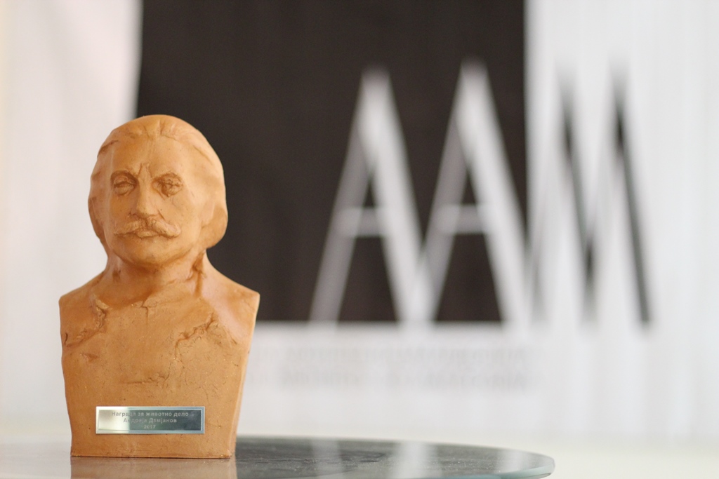 АAM едногласно ја поддржа кандидатурата на Авторскиот тим Проф. д-р Минас Бакалчев и Проф. д-р Митко Хаџи Пуља, од страна на жири комисијата за доделување на наградата за животно дело  „Андреја Дамјанов” за 2025 година.

>>> marh.mk/minas-bakalche…