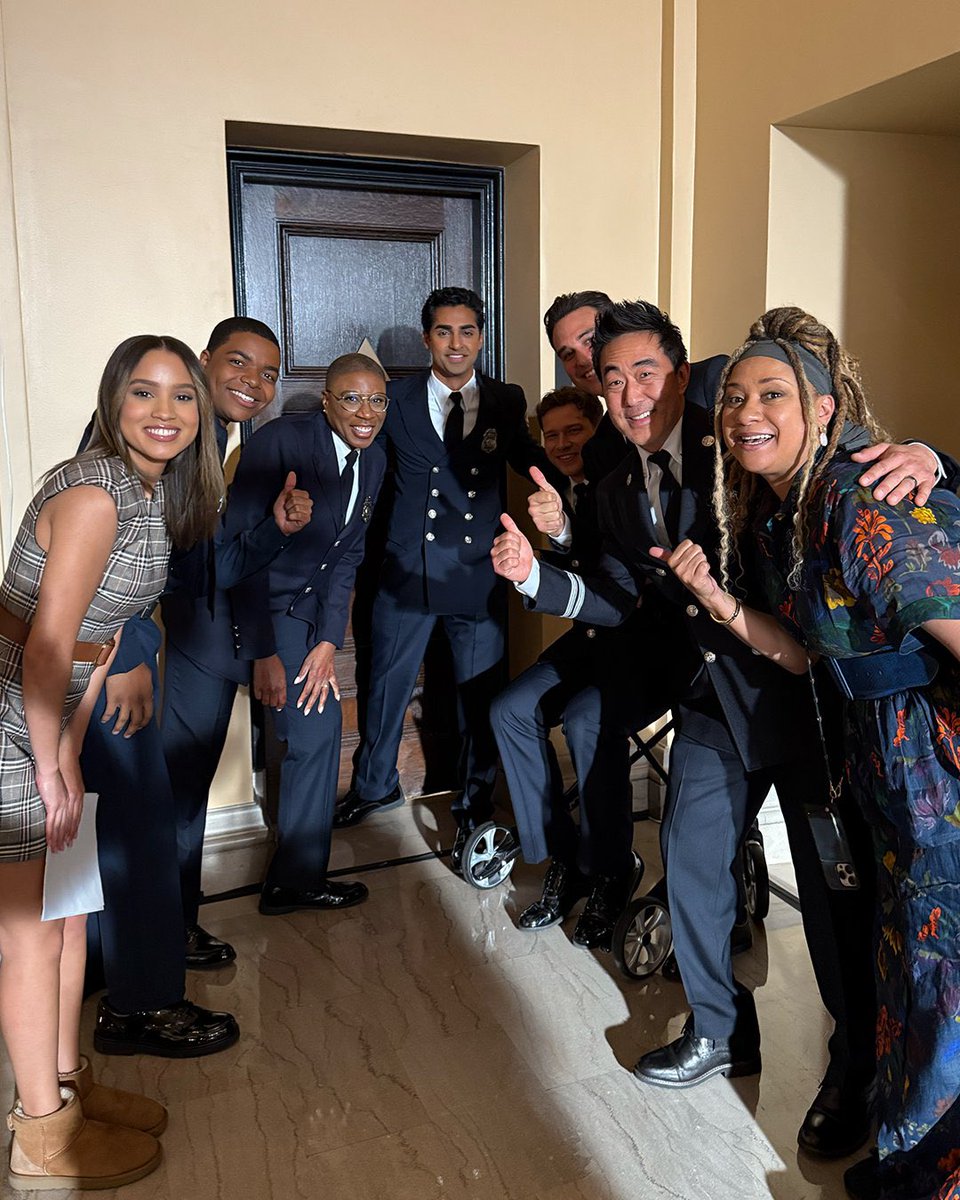 RYLIVERUPDATE's tweet image. NEW 📸
Bts of 9x09 via 911onabc