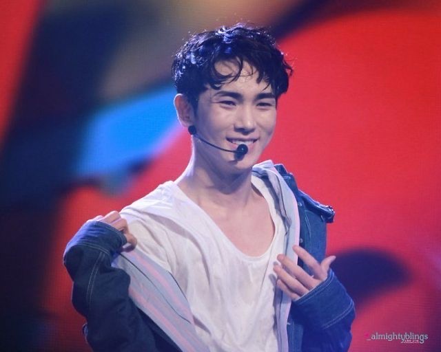 hourlykkb's tweet image. #KEY #키 #キー #SHINee #샤이니 @SHINee