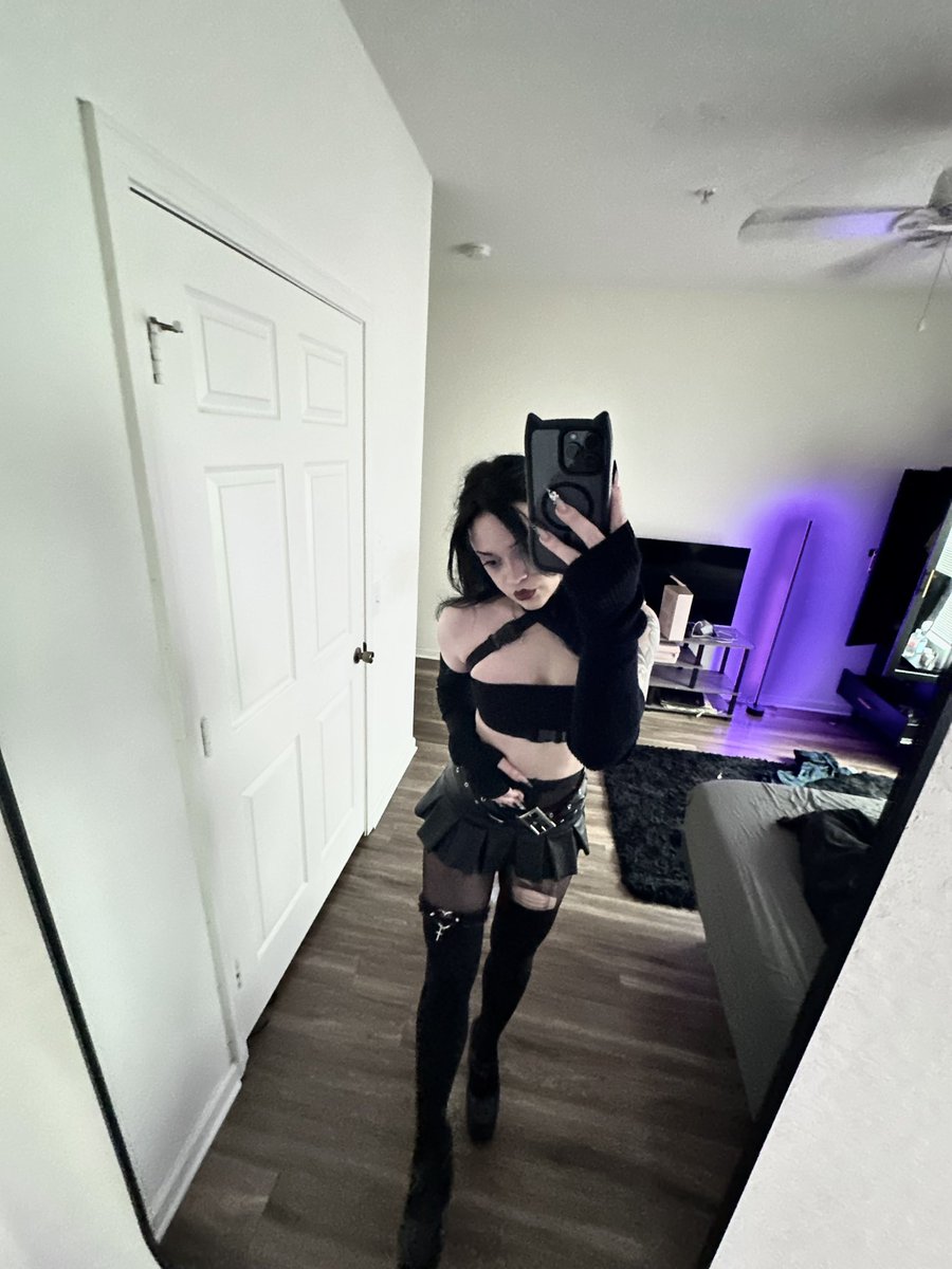 ohitsariot's tweet image. tired