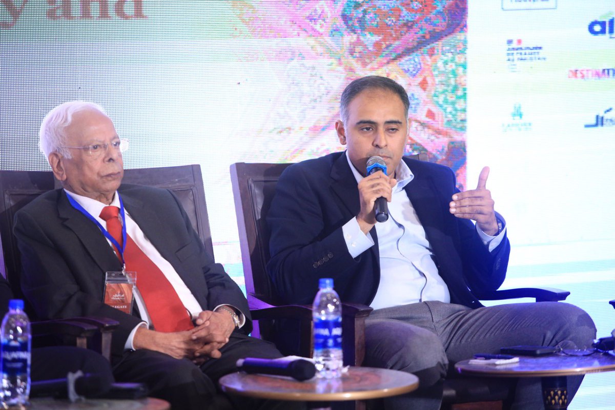 ThinkFestPK's tweet image. Important panel at #ThinkFest2026 on #cashless economy and inclusion, featuring @HBLPak CEO and President Nassir Salim, Chief Digital Officer of @thebankofpunjab, Former Federal Minister Ishrat Husain, Minister of State @BilalAKayani with @SadaffeAbid