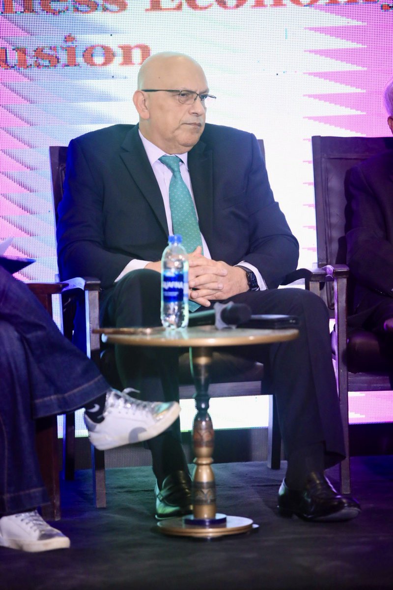 ThinkFestPK's tweet image. Important panel at #ThinkFest2026 on #cashless economy and inclusion, featuring @HBLPak CEO and President Nassir Salim, Chief Digital Officer of @thebankofpunjab, Former Federal Minister Ishrat Husain, Minister of State @BilalAKayani with @SadaffeAbid