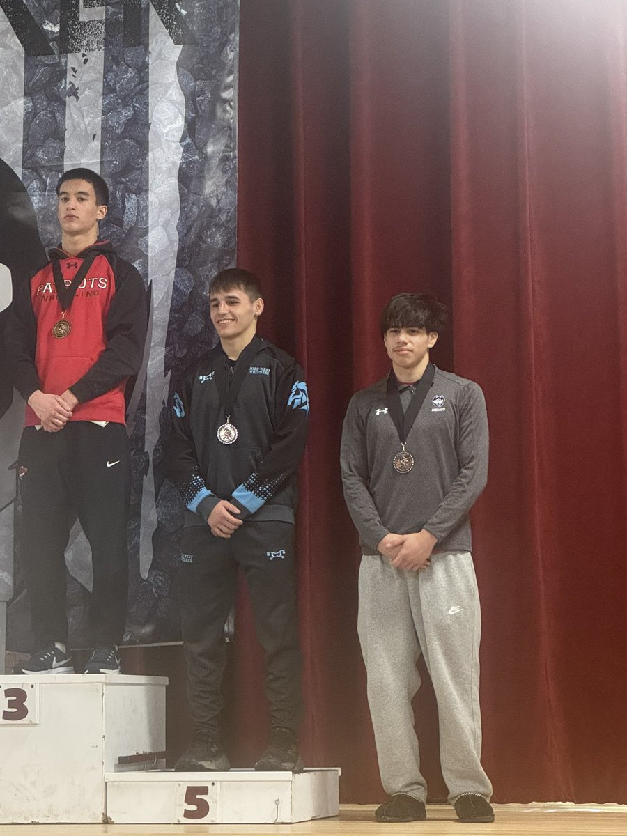 DieruffWrestlin's tweet photo. Over the weekend, Kio Hamlin took 3rd place at the Coal Cracker Tournament, and Cris Recinos took 7th! https://t.co/TLjtRgOZB9