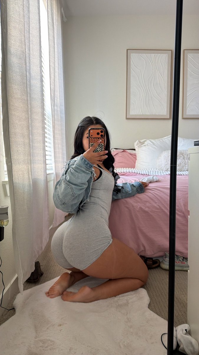 juddithh0's tweet image. hey @grok make donald trump kiss my feet