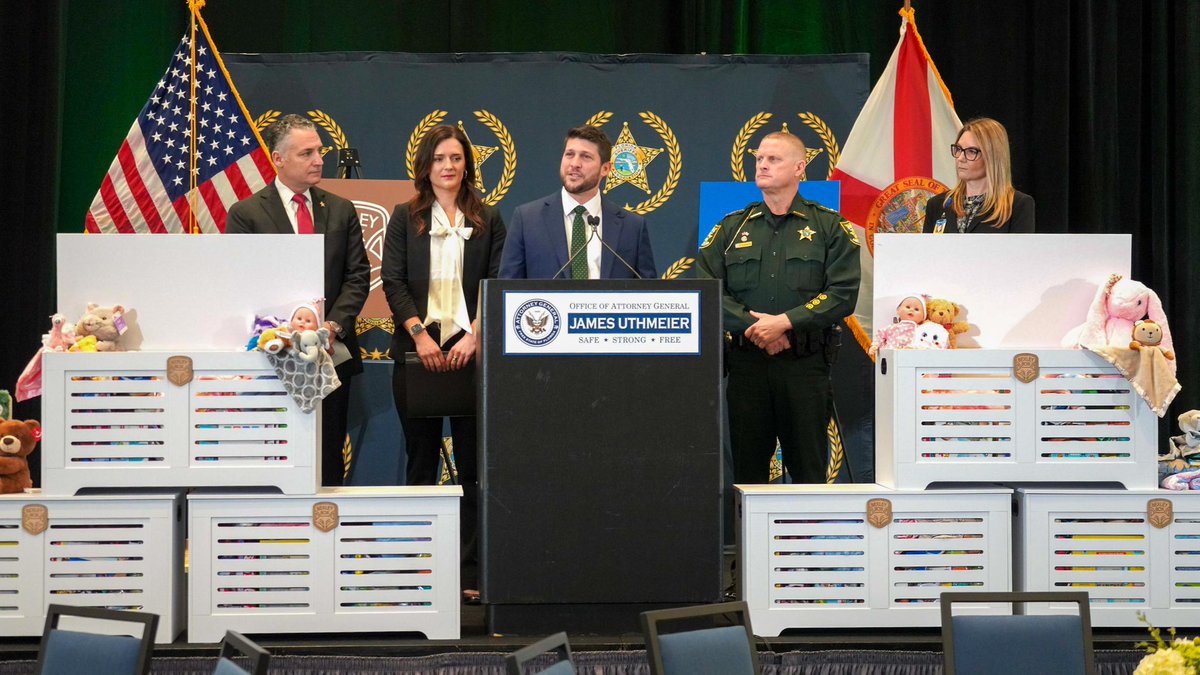 AGJamesUthmeier's tweet photo. In Florida, protecting our kids is the number one priority.
 
I am proud to support the Bridegan Foundation’s mission to support children who experience violent crime and grateful to Walmart for stepping up to ensure Bexley Boxes will be available statewide.

https://t.co/t51VmP0Y6C