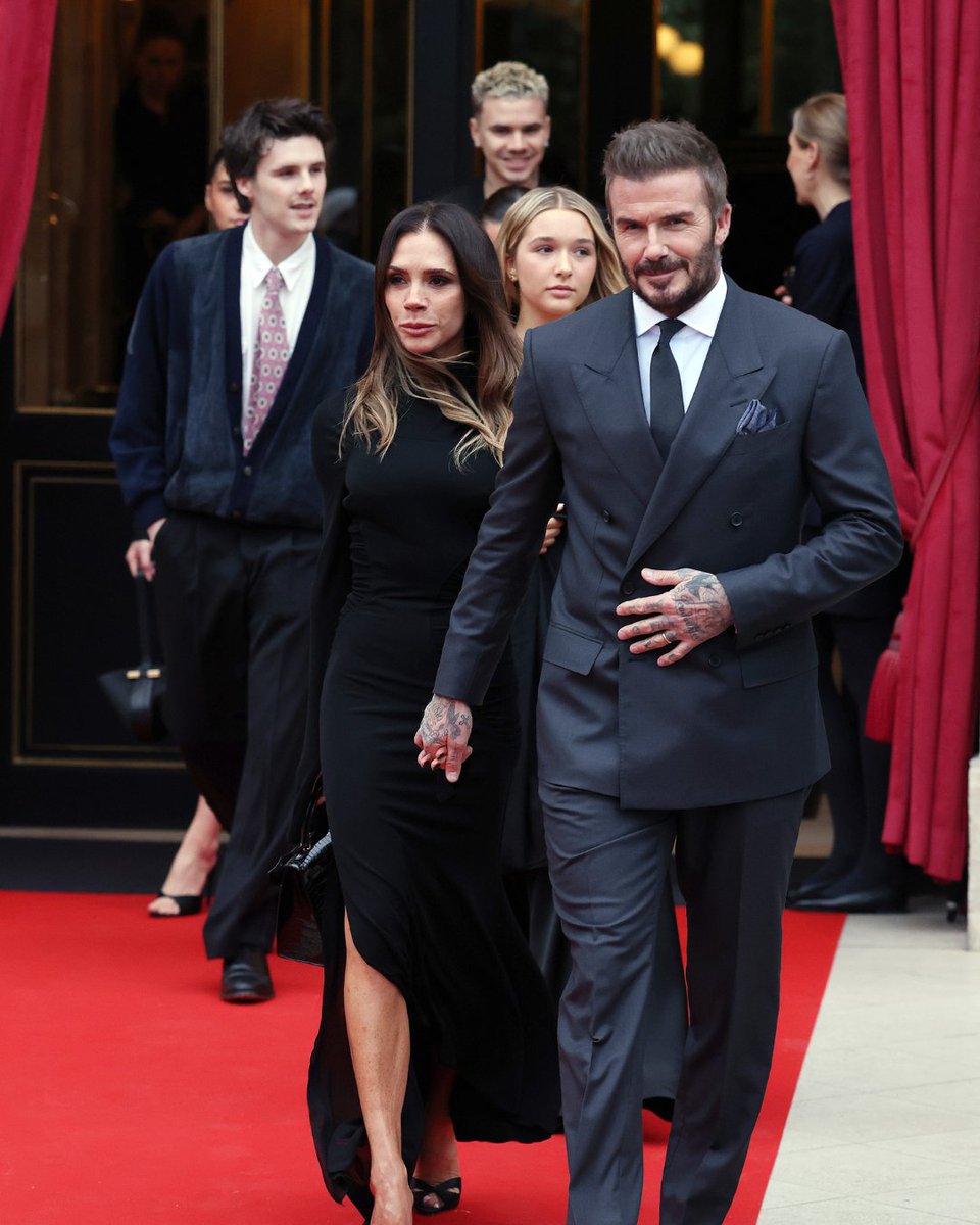PageSix's tweet photo. Victoria Beckham, David Beckham, Harper Beckham, Romeo Beckham and Cruz Beckham were seen leaving their hotel during Paris Fashion Week 💫 📸: GC Images https://t.co/nleW7uwAYt
