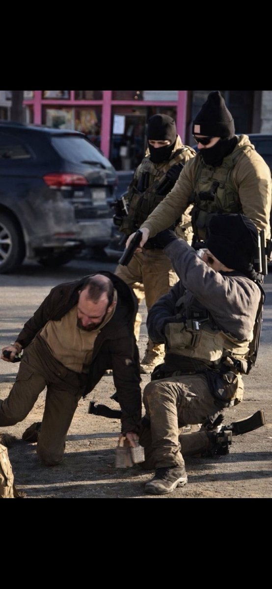 Lucius Quinctius Cincinnatus tweet media