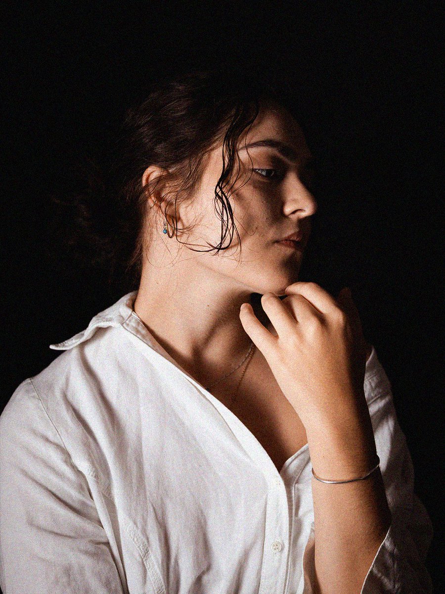 Devkobotes's tweet image. From a recent shoot I did this past weekend. 
Id love to hear your thoughts. 
1 light 
50mm only 
Trying to do more portrait and solo sessions