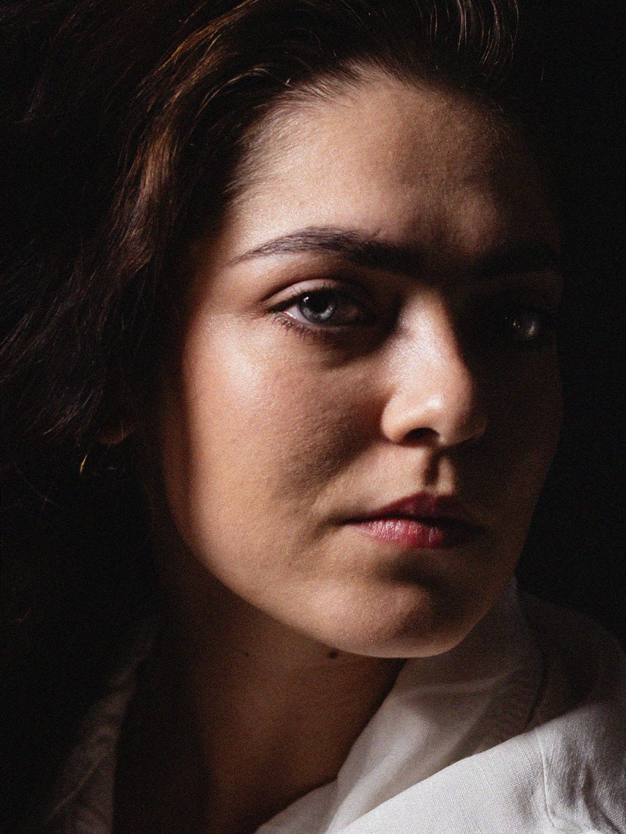 Devkobotes's tweet image. From a recent shoot I did this past weekend. 
Id love to hear your thoughts. 
1 light 
50mm only 
Trying to do more portrait and solo sessions