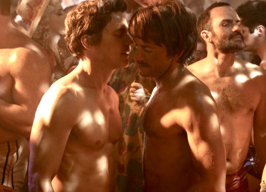 badpostjbailey's tweet image. jonathan bailey and matt bomer ate this scene up