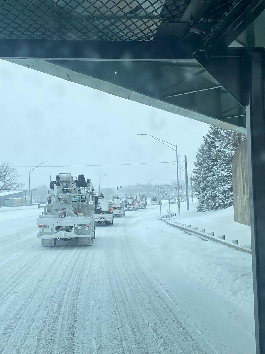 ERMU is proud to support the <a href="/publicpowerorg/">Public Power</a>  response to #WinterStormFern. This is the largest #MutualAid mobilization on record, with 63,000+ personnel from 43 states assisting in restoration efforts. Learn more: publicpower.org/storm-center-a…