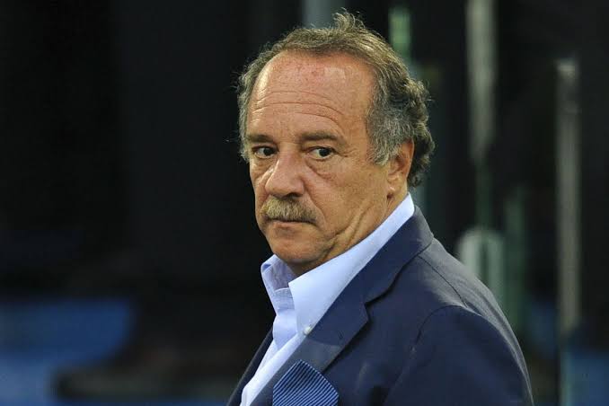 AndreaDuc18's tweet image. Direttore del tg5 e autrice del servizio