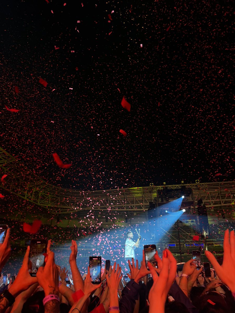 httpsnajul's tweet photo. 1 ano do dia q sinto tantas saudades. Twenty one pilots obrigada por transformarem minha vida e por salvarem tantas pessoas. ❤️ https://t.co/ANK7eCyFlK