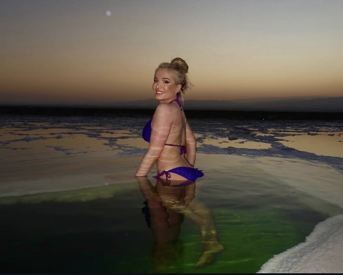 Scarlett tweet media