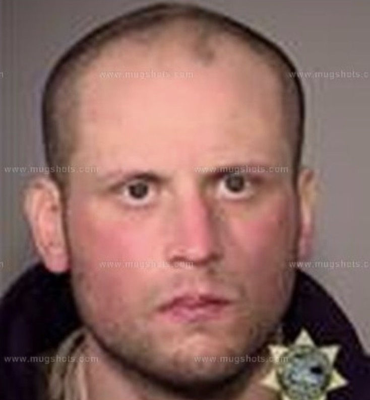 Breaking: A week after a suspect escaped following the non-fatal shooting of two Portland Police officers, a man has been arrested. Eric Floyd Oelkers has been charged with attempted m—rder and other charges. Oelkers has a history of attending right-wing protests in Oregon, and