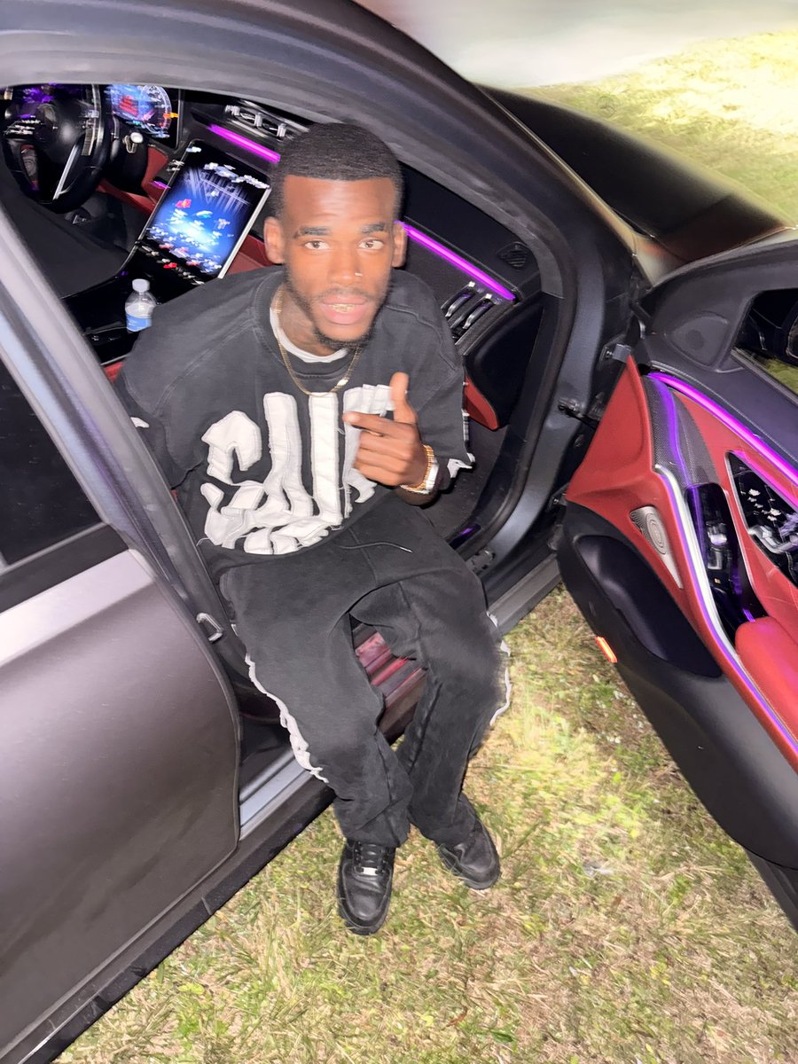 slimslaggindick's tweet photo. 🎱🌪️ wyd tn #everyone #x https://t.co/vxlYVQjMiN