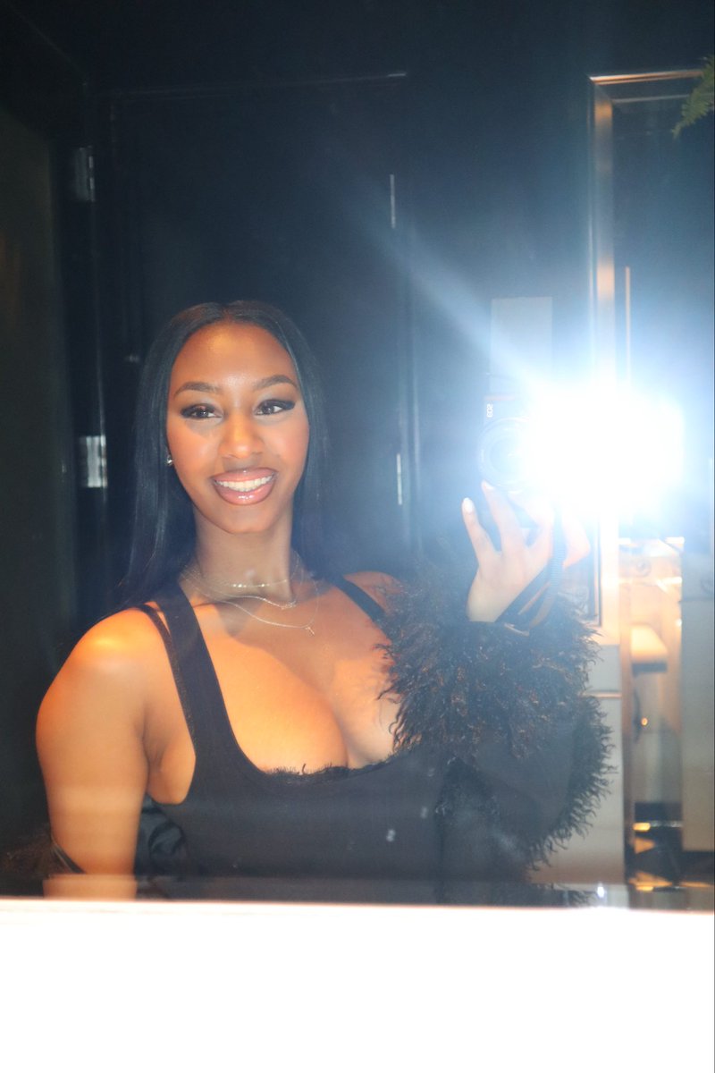 amberkashe tweet media