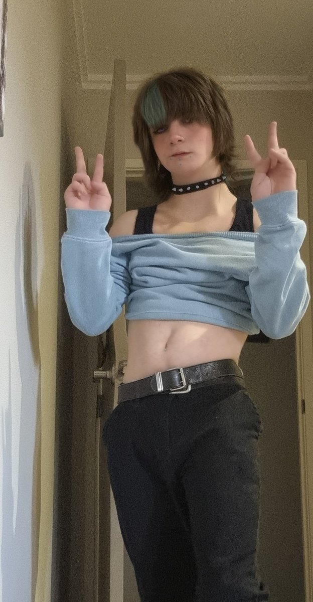 My Kirara cosplay seems to be doing very well, so here's another Pic ☆
This time, I forgot to roll up the sleeves this time lol
#kirarahoshi #jujutsukaisenseason3 #jjk