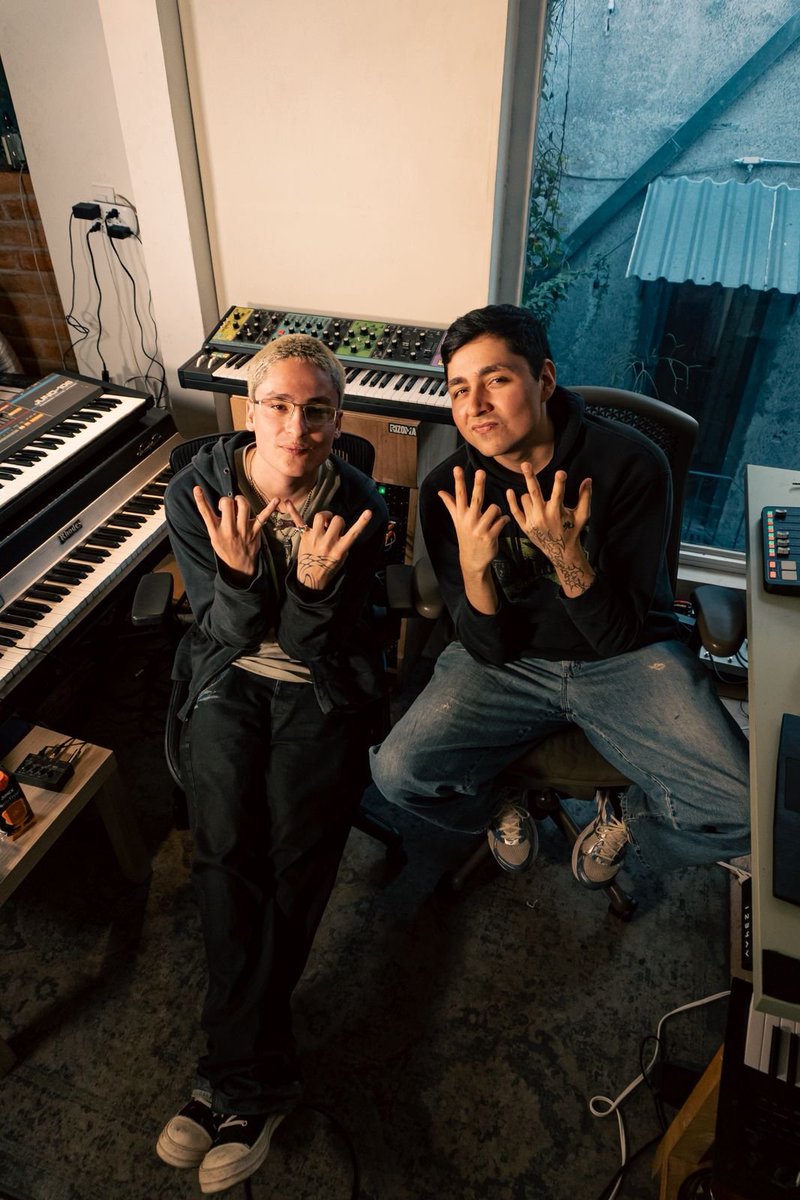 mantenteraro's tweet photo. Ya está disponible el segundo episodio de MANTENTE RARO junto a FaceBrooklyn!!! @facebrooklyn_ 

Gracias a Face por el tiempo y a @SoloRoyy por hacer esto posible!

🔗 Link: https://t.co/h3EkvMjdek https://t.co/fRSUND9top