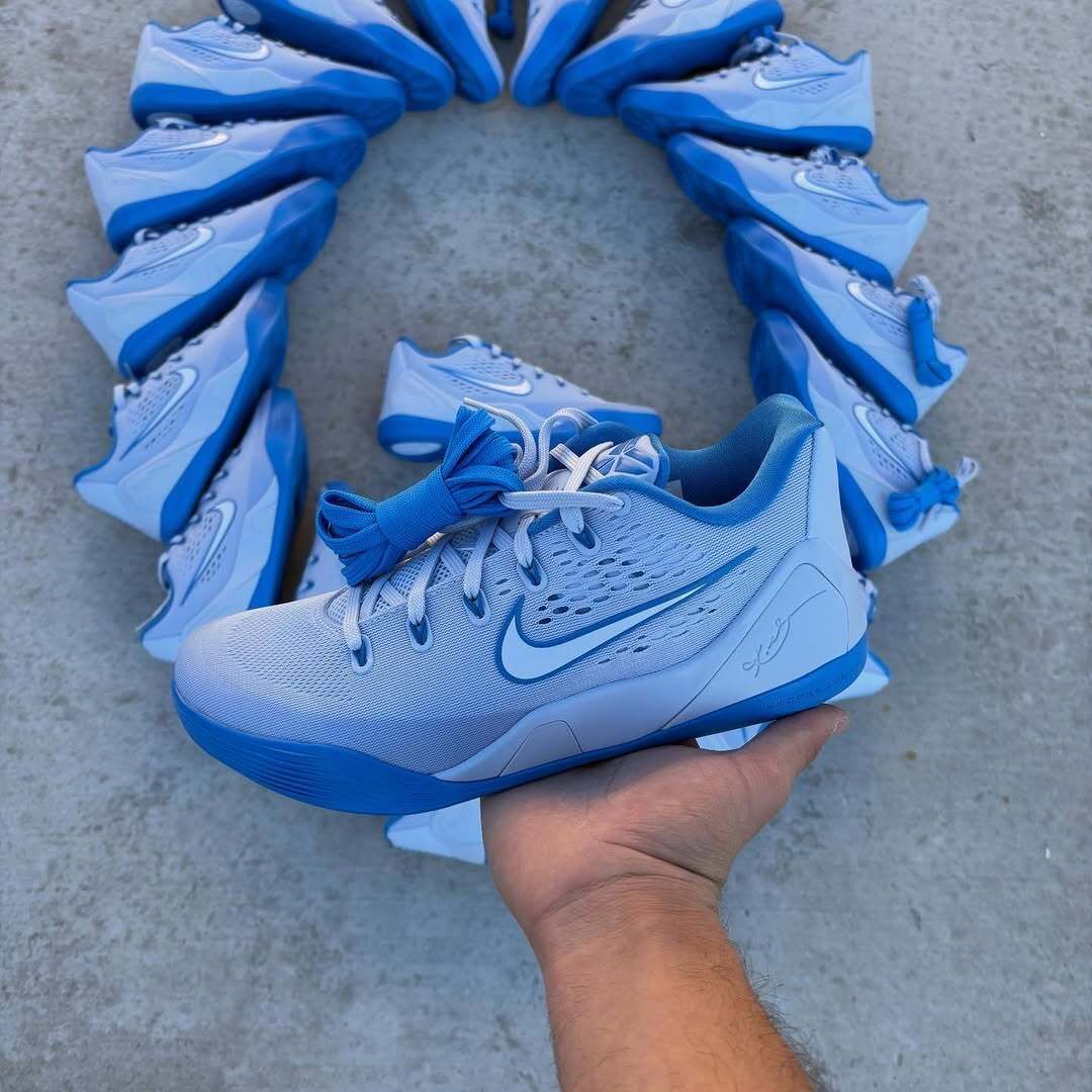 JustFreshKicks tweet media