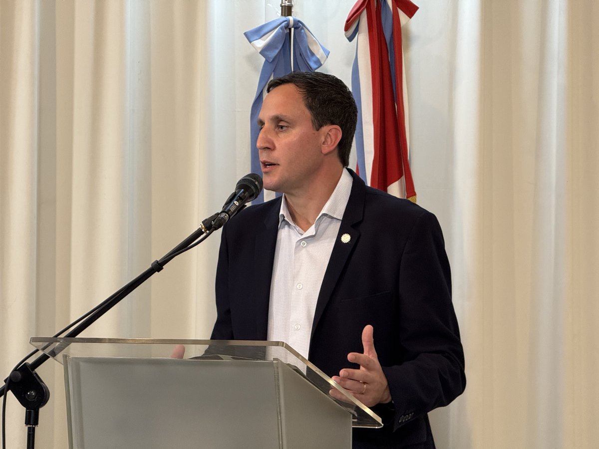 "El ocaso del sistema productivo es el ocaso de la clase media" Compartimos el análisis del presidente de la UISF, <a href="/CFiereder/">Cristian Fiereder</a>, sobre la actualidad del sector industrial y las consecuencias que puede generar en la economía y la sociedad argentinas: drive.google.com/file/d/1eETlu4…