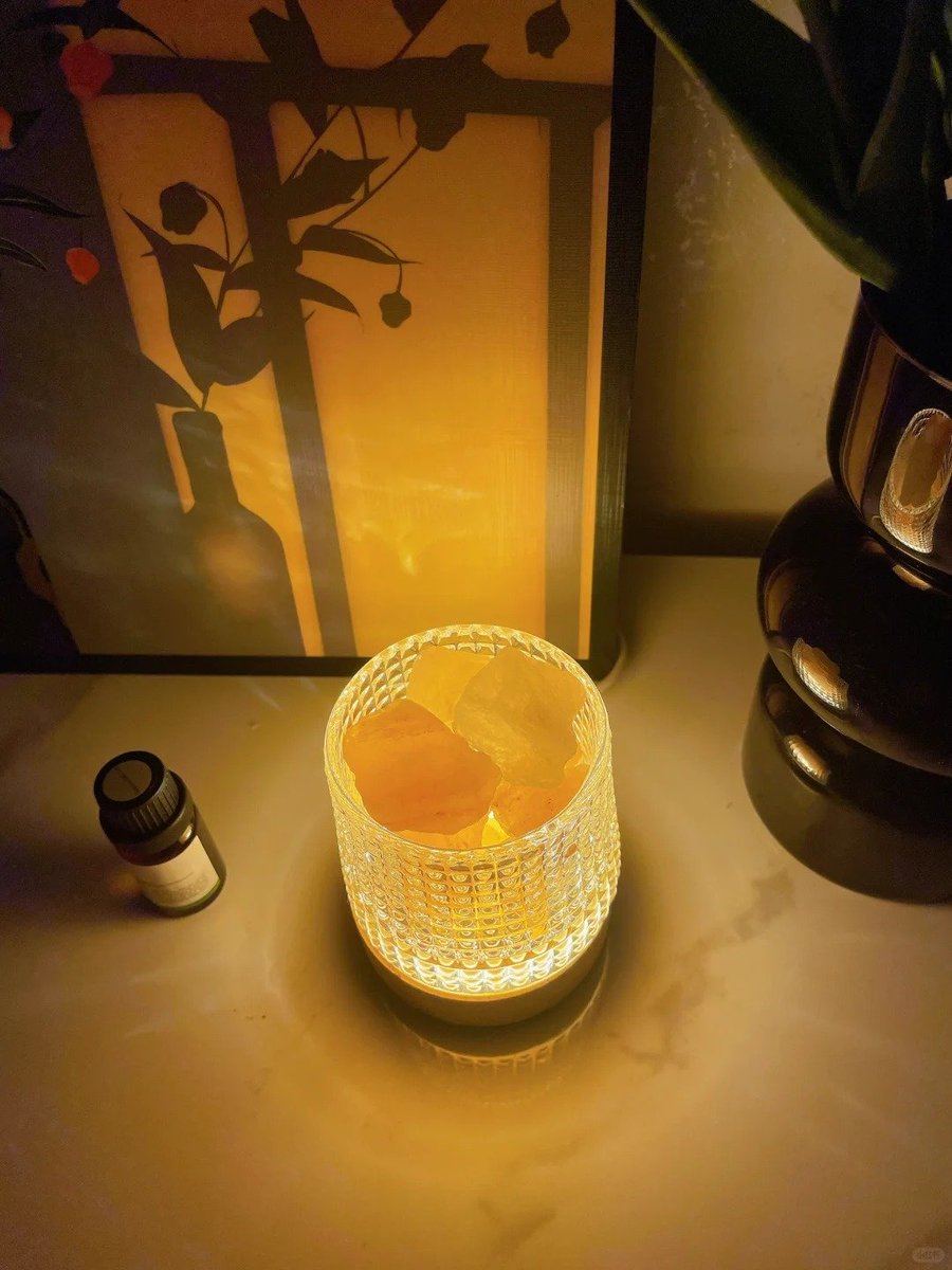 Aria3eva's tweet photo. Let light guide your nighttime journey🌜 https://t.co/vVVTUnKfXr