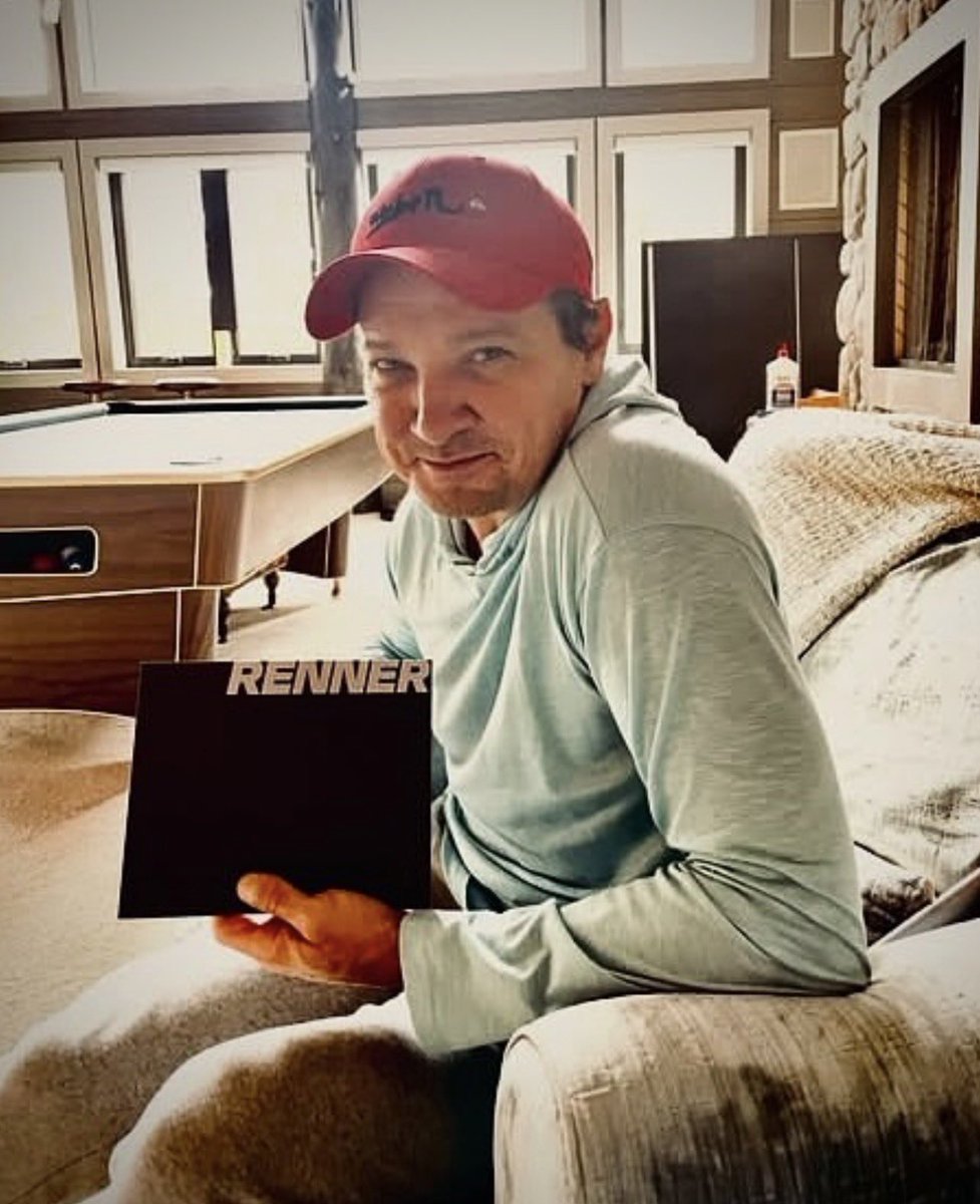 rennersource's tweet image. 