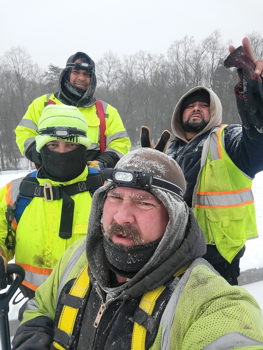 TMGsWorld's tweet photo. This past weekend in Fairfax County, a client presented our team with a unique opportunity to protect their structure from the excessive weight of snow and ice. Many thanks to the TMG Civil crew for getting it done safely and efficiently in the middle of a snowstorm! #tmgbuilds https://t.co/4CRY1jsONU
