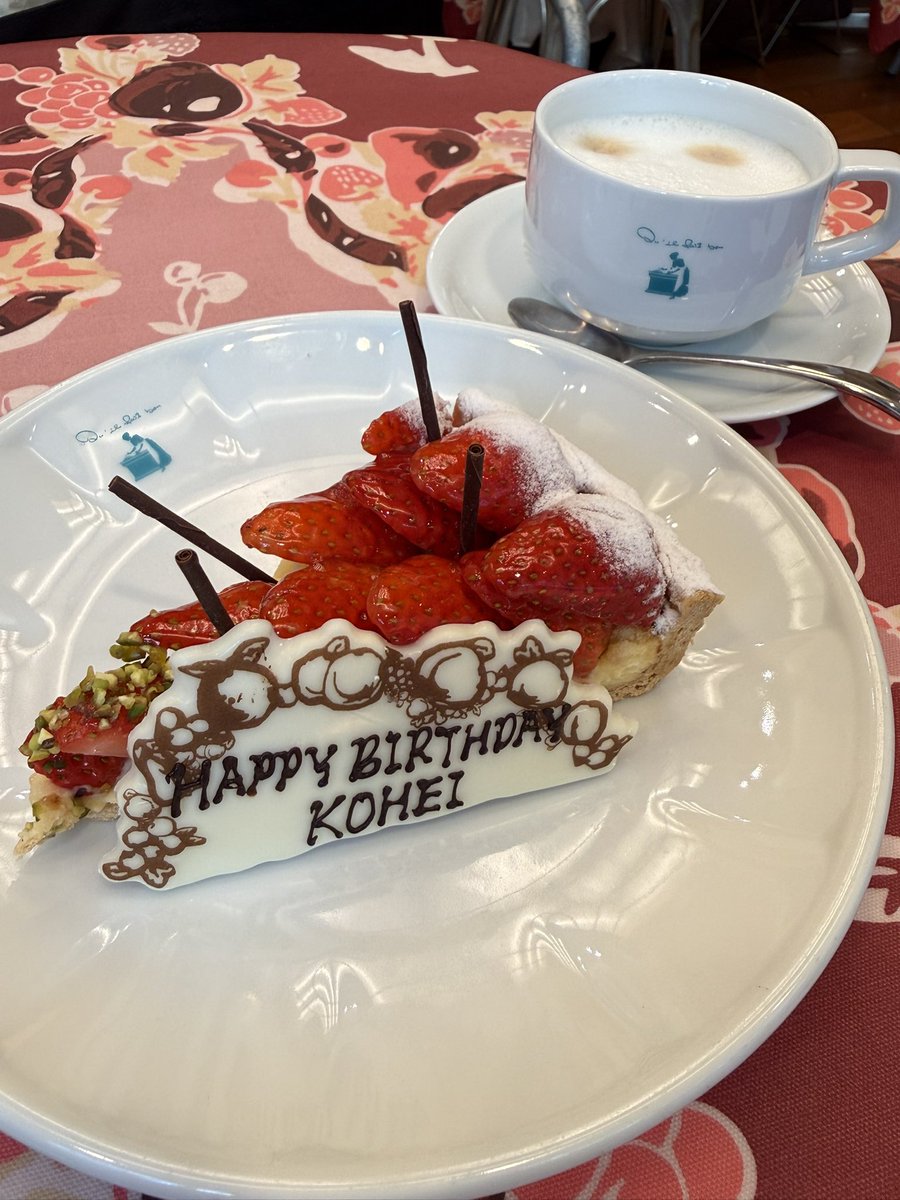 とみー tweet media