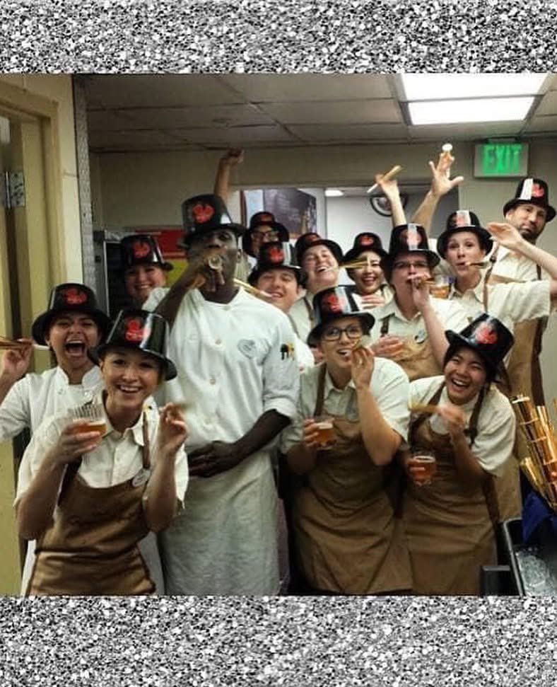 _BigSteve89's tweet image. Glory Days back when I was healthy and working… Miss these days life was simpler then @Rosenbergradio @alanhahn @AnthonyPucik @DHRonESPN Circa 2013-2015 Internship at Blue Claws and Externship with Disney #ChefLife #Culinarylife #GloryDays #DisneyProgramDays